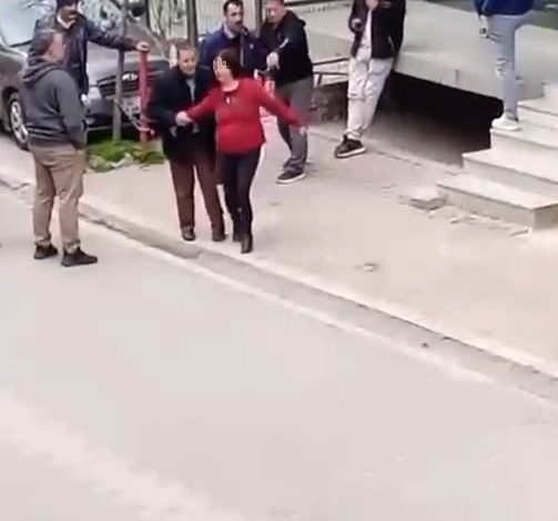 esenyurtta bir kadini takip eden adam mahalleli tarafindan darp edildi 4ef80e15101f |