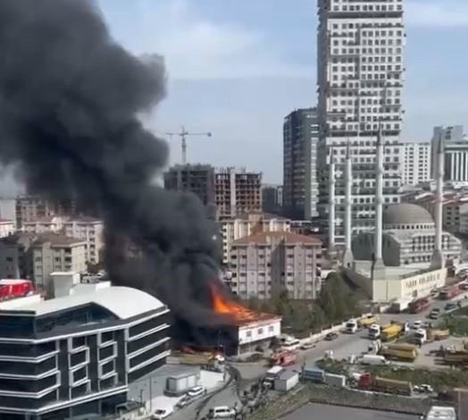 Esenyurt’ta kültür evinden alevler yükseldi 1 esenyurtta kultur evinden alevler yukseldi 669df9dbd486 |