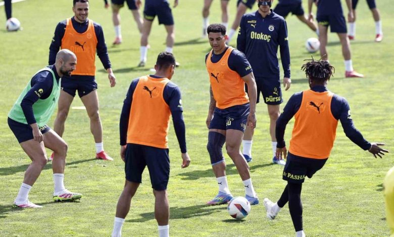 Fenerbahçe, Galatasaray maçı hazırlıklarını sürdürdü 1 fenerbahce galatasaray maci hazirliklarini surdurdu 976981cc4400 |