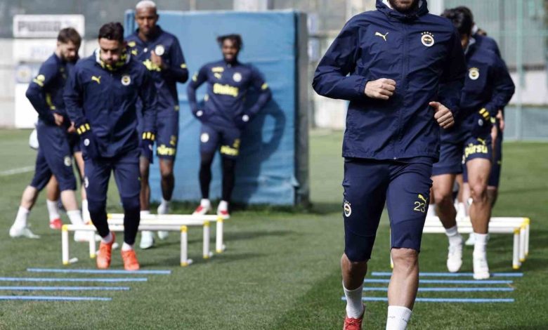 fenerbahcede rangers maci hazirliklari basladi 0d1b3b176025 |