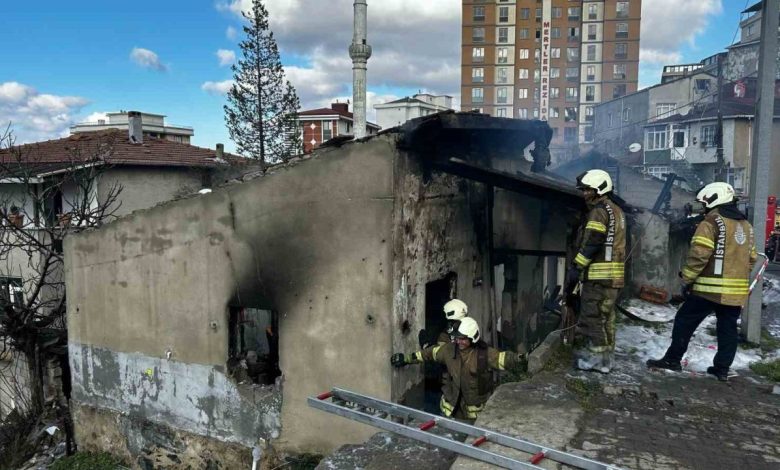 Gaziosmanpaşa’da boş evler kundaklanıyor iddiası 1 gaziosmanpasada bos evler kundaklaniyor iddiasi 5e25ed2a4c0b |
