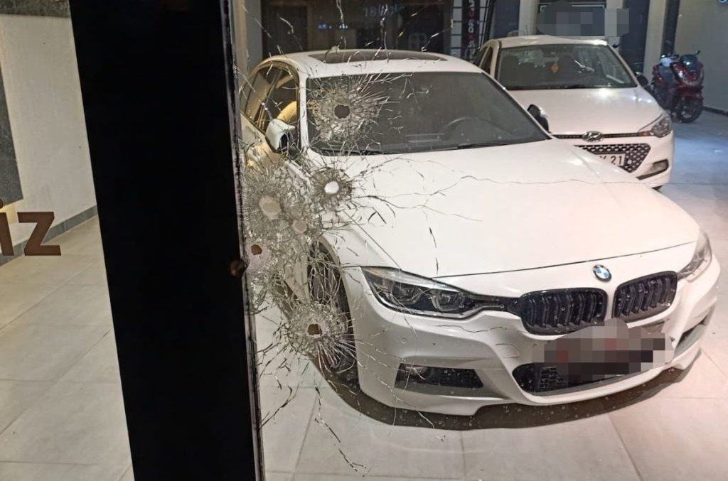 gece vakti galeriye silahli saldiri 9ddef8b59d35 |