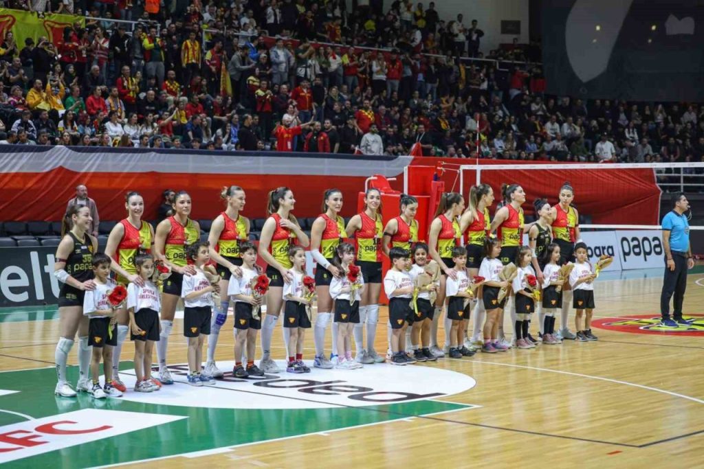 goztepe voleybol yari finale galibiyetle basladi f759546fd564 |