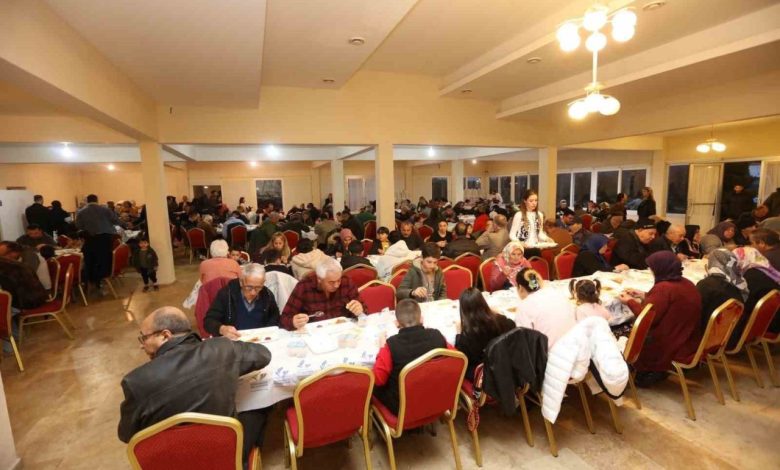 guzelbahce belediyesinden evlere iftar servisi 2f6f1e47017d |