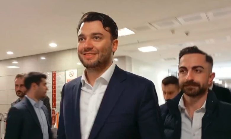 İmamoğlu’nun avukatı adli kontrol şartıyla serbest bırakıldı 1 imamoglunun avukati adli kontrol sartiyla serbest birakildi 151d99c9650e |