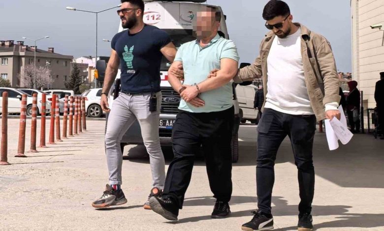 İnegöl’de uyuşturucu taciri yakayı ele verdi 1 inegolde uyusturucu taciri yakayi ele verdi 54b9e7565870 |