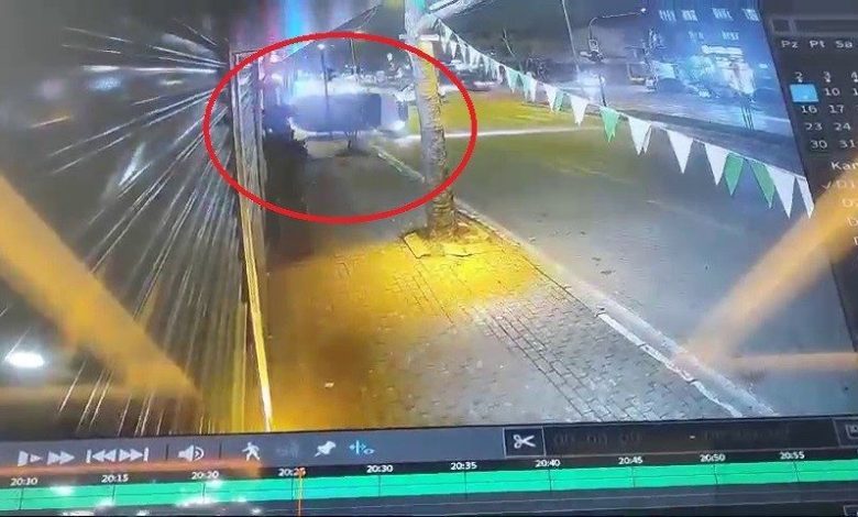 Işık ihlali yapan araç taklalar atarak durabildi... Kaza anı kamerada 1 isik ihlali yapan arac taklalar atarak durabildi kaza ani kamerada 81ac4664df7d |