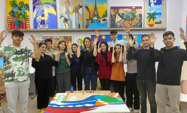 isitme engelli ogrencilerin sessiz dunyasi sanatla renkleniyor 98381e8da05c |
