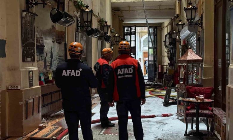 istiklal caddesinde tarihi suriye pasajinda yangin panigi 32b6009d2608 |