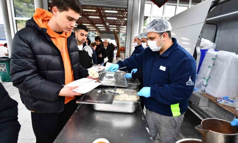 izmir buyuksehirden ogrencilere ucretsiz yemek f913ea9b044a |