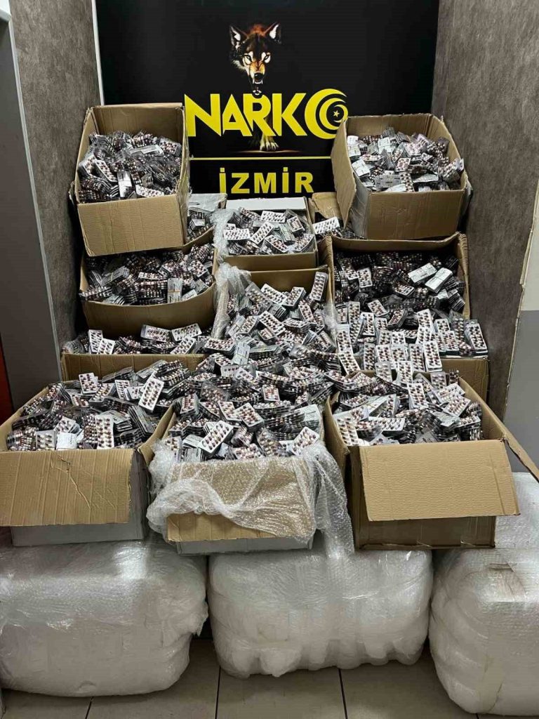 izmirde 275 bin uyusturtucu hap ele gecilirdi e65390d54585 |