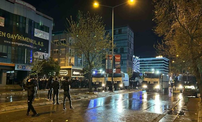 izmirde izinsiz yuruyuslerde 123 gozalti 97c1a10ff821 |