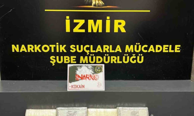 İzmir’de kokain satıcına narkotikten baskın 1 izmirde kokain saticina narkotikten baskin ab3ca5945947 |