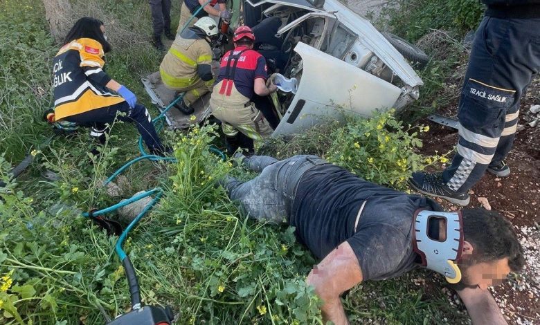 İzmir’de otomobil şarampole devrildi: 2 yaralı 1 izmirde otomobil sarampole devrildi 2 yarali 81985ed1f9f6 |