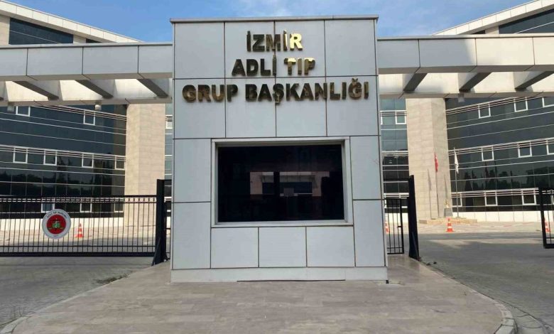 İzmir’de silahlı kavgada 3 kişi öldürüldü 1 izmirde silahli kavgada 3 kisi olduruldu d6e8aa3b705d |