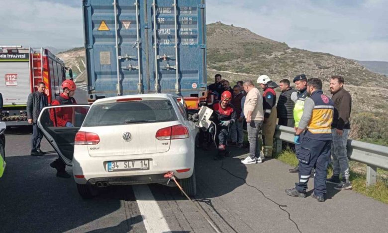 İzmir’de tıra çarpan otomobilin sürücüsü hayatını kaybetti 1 izmirde tira carpan otomobilin surucusu hayatini kaybetti 7420343df133 |