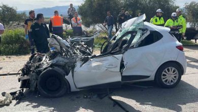 izmirde tirin altina giren otomobil hurdaya dondu 1 olu eb98c33630ac |