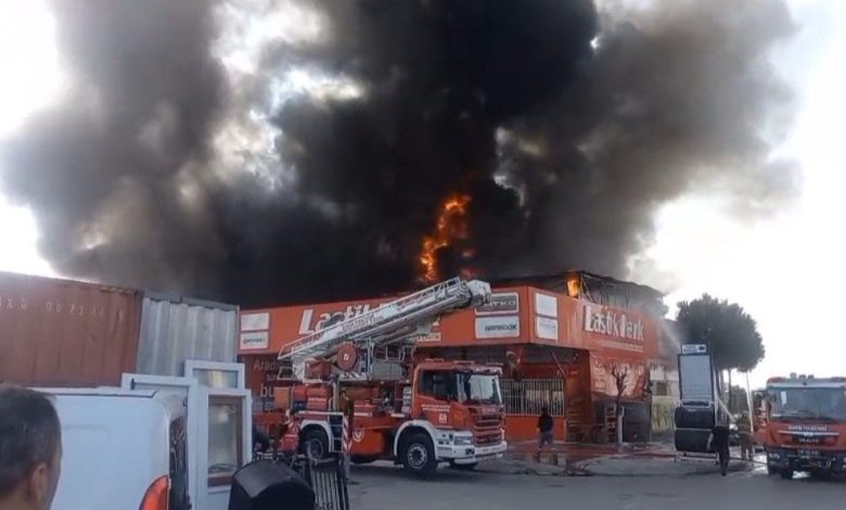 İzmir’de yangında iki lastikçi dükkanı hasar gördü 1 izmirde yanginda iki lastikci dukkani hasar gordu be4c0f5616b5 |