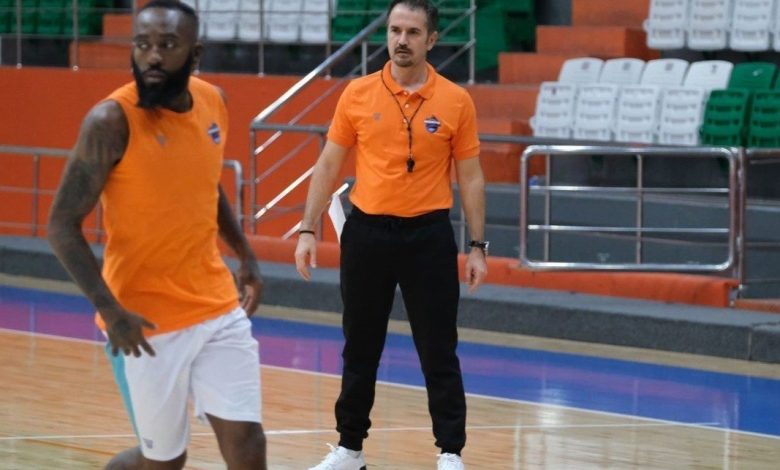 karsiyaka basantrenor ahmet caki ile anlasti f6b7e88015b9 |