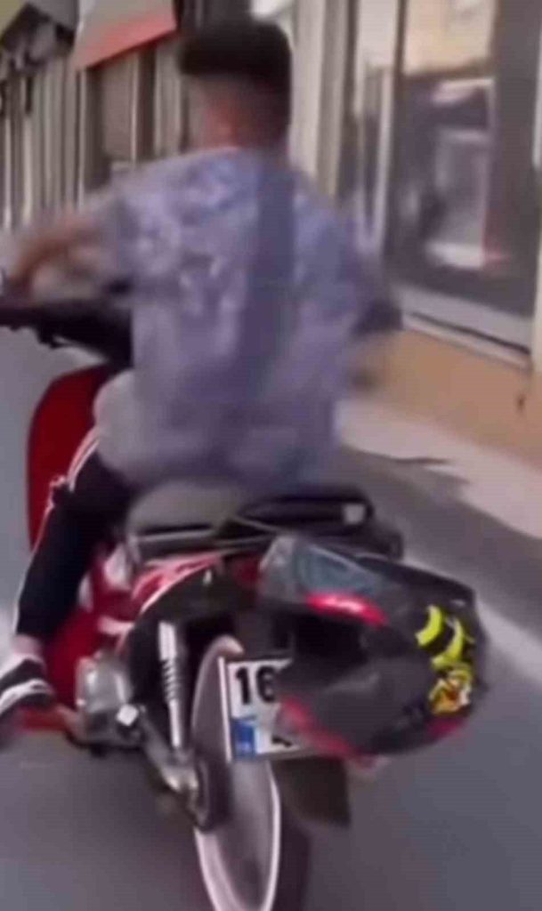 kaski kafasina degil plakaya taktiilginc anlar kamerada 7ca62abad74d |