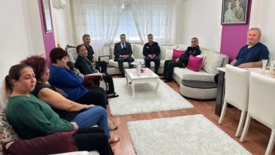 kaymakam ilyas memis sehit ailelerini ziyaret etti 4f0b6e85f6bd |