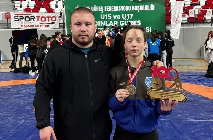 kepsutlu guresci yagmur emir turkiye sampiyonu a12b01e3a51e |