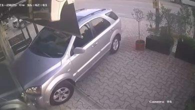 kuaforluk yapan kiracisinin dukkanina otomobille daldi 40963932b66f |
