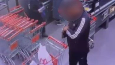 marketteki kasiyerin cep telefonunu calan hirsiz kamerada ec36873faecd |