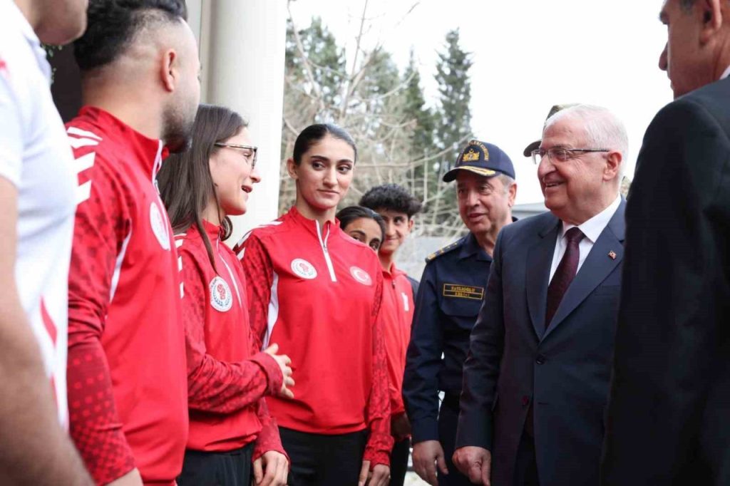 milli savunma bakani guler ulkemiz uluslararasi guvenlik mimarisinin vazgecilmez uyesi haline geldi 35d7f6c6afc8 |