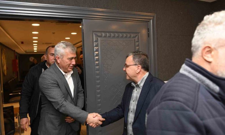 muhtarlardan baskan sehirliye tebrik ziyareti a3b6ec481aa5 |