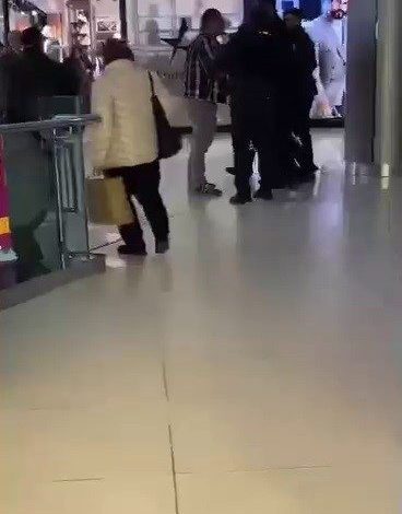 musteri ile guvenlik gorevlisinin tartismasi kamerada 20c8e9f0a683 |