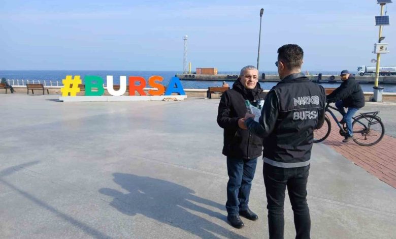 Narkotik polisi, 6 günde 4 bin 614 kişiyi bilgilendirdi 1 narkotik polisi 6 gunde 4 bin 614 kisiyi bilgilendirdi 9c703d14a9c0 |