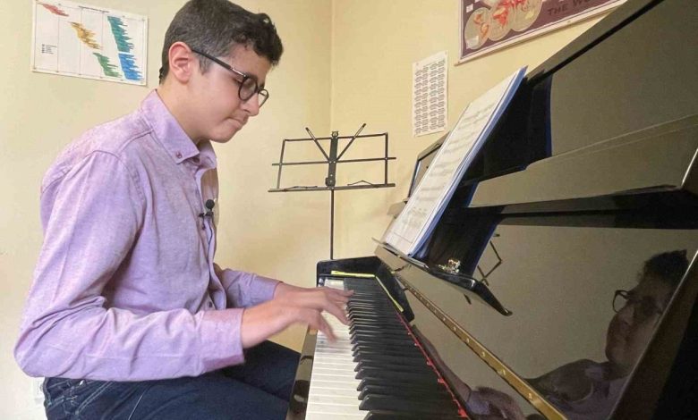 otizmli muzik dehasi piyano calma yetenegiyle hayran birakiyor 8d296c8a254e |