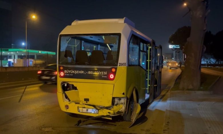 Otomobil minibüse çarptı: 10 yaralı 1 otomobil minibuse carpti 10 yarali 91f211cfaf49 |