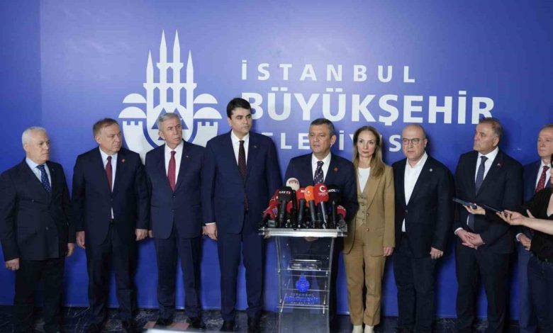 ozgur ozel tum istanbullulari aksam sarachaneye bekliyoruz 9b0606486d51 |