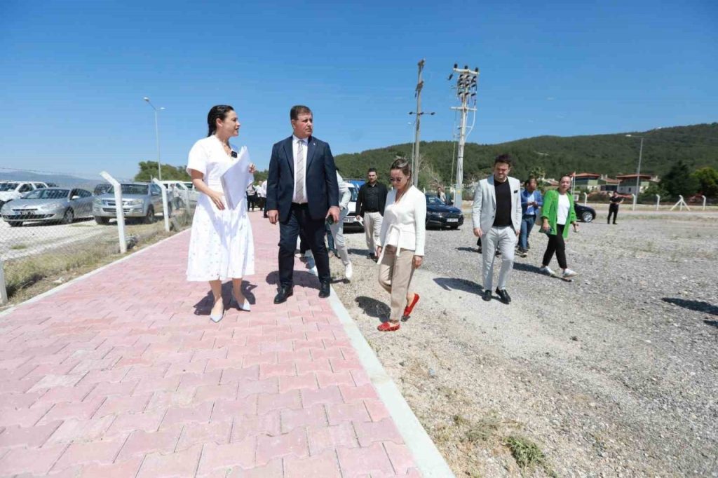 pamucakta eski moloz alaninda baslatilan cevre duzenlemeleri suruyor 3eb405b6a83f |