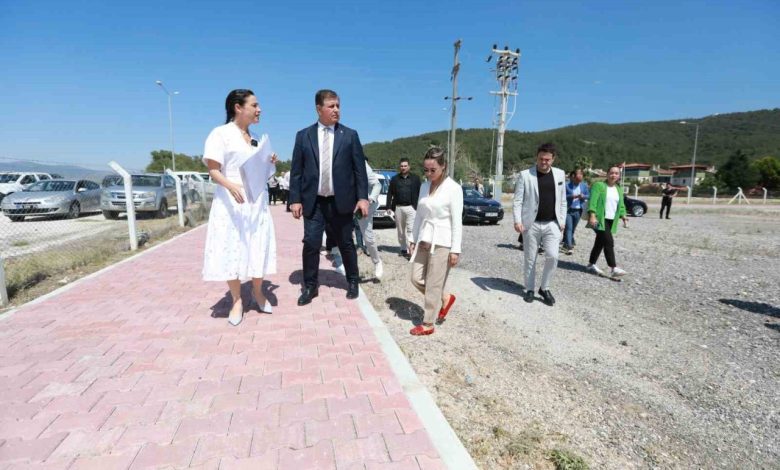 Pamucak’ta, eski moloz alanında başlatılan çevre düzenlemeleri sürüyor 1 pamucakta eski moloz alaninda baslatilan cevre duzenlemeleri suruyor 3eb405b6a83f |