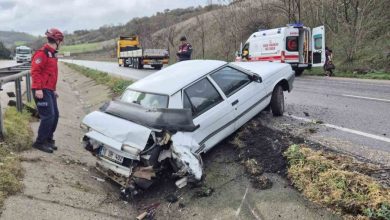 refuje giren otomobildeki 2 kisi yaralandi e1a9fa984076 |
