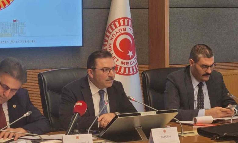 rehberlik ve teftis baskani akturk yangin merdivenlerine ulasimi saglayan kacis yolu kapilarinin yangina dayanikli olmadigi anlasildi 54e9139f2766 |