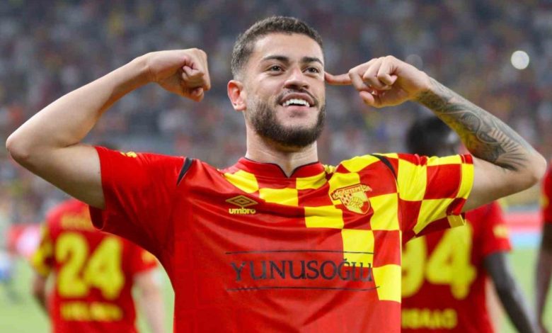 Romulo’nun kafasını Feyenoord karıştırdı 1 romulonun kafasini feyenoord karistirdi 89c4df861450 |