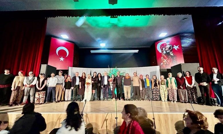 sarikiz efsanesi tiyatro sahnesinde canlandi 53e4a3c66bf1 |