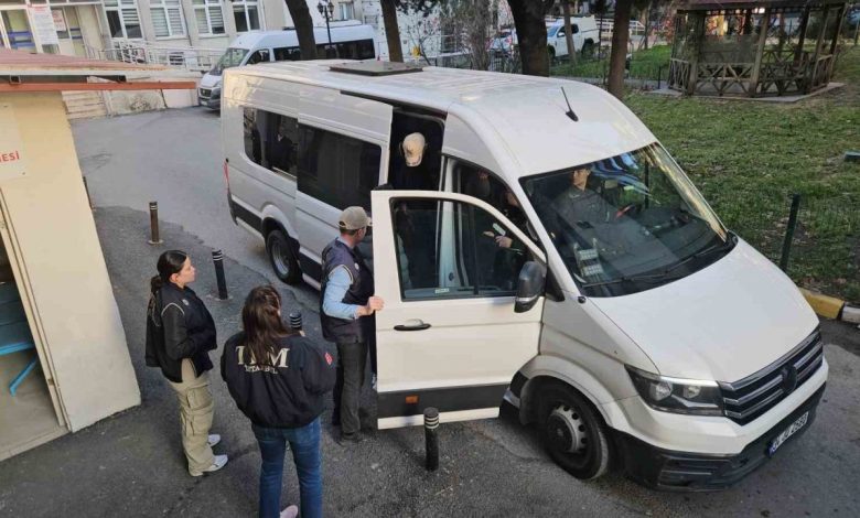 Sarıyer eski Belediye Başkanı Şükrü Genç’in de aralarında bulunduğu 34 şüpheli sağlık kontrolü için hastaneye götürüldü 1 sariyer eski belediye baskani sukru gencin de aralarinda bulundugu 34 supheli saglik kontrolu icin hastaneye goturuldu c29ff4d05085 |