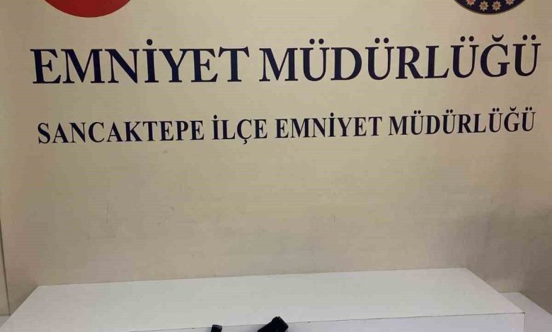 Satıcı kılığına giren polis gaspçıyı suçüstü yakaladı 1 satici kiligina giren polis gaspciyi sucustu yakaladi bb926652844f |
