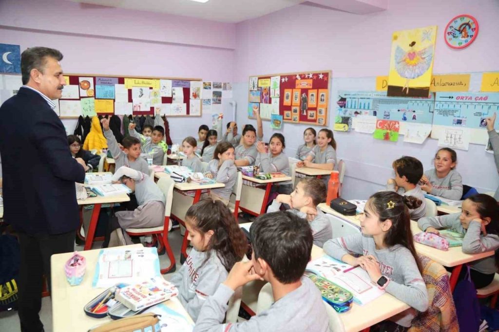 sinif baskani sozunu tuttu baskan kirgozle arkadaslarini bulusturdu 9a3ee7670eff |