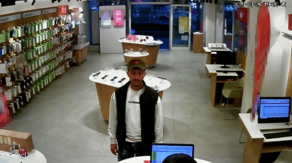 sultangazide elden taksit var mi diyerek telefon caldi o anlar kamerada ac66a8c40c78 |