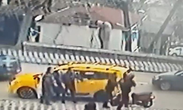 taksiciyle motosikletli kavgaya tutustu cadde ringe dondu f3275344b838 |