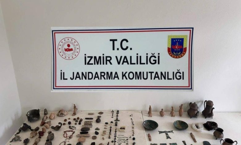 Tarihi eserleri 2 milyon liraya satacaktı, jandarmaya yakalandı 1 tarihi eserleri 2 milyon liraya satacakti jandarmaya yakalandi 39538270e7ab |