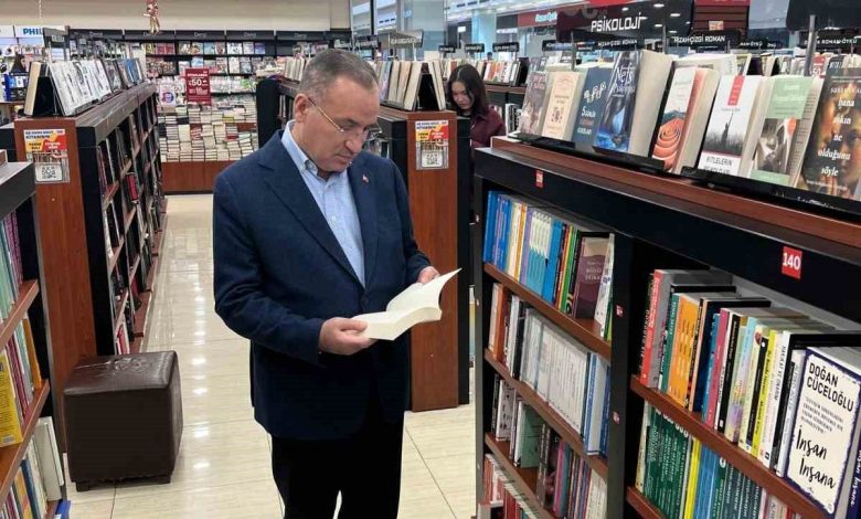 TBMM Başkanbekili Bozdağ’dan D&R mağazasına ziyaret 1 tbmm baskanbekili bozdagdan dr magazasina ziyaret 0f81aeca2f98 |