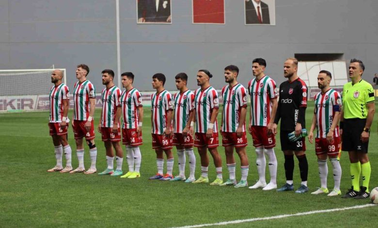 TFF 3. Lig: Karşıyaka: 4 - Anadolu Üniversitesi: 2 1 tff 3 lig karsiyaka 4 anadolu universitesi 2 0fe1e9289288 |