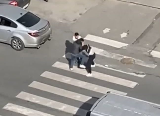 Trafikte kavga etti, ardından arabayla çarpıp kaçtı 1 trafikte kavga etti ardindan arabayla carpip kacti ee864af83ead |